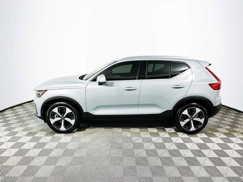 Used 2025 Volvo XC40 B5 Core w/ Protection Package Premier image 4
