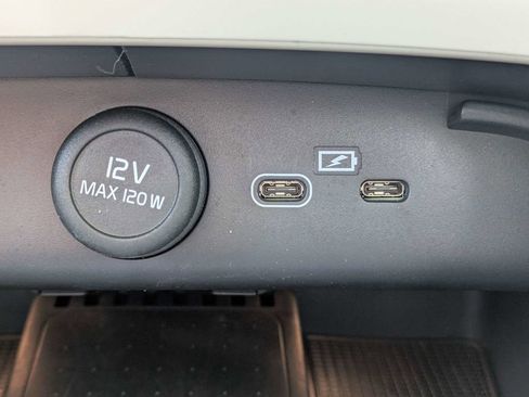 Used 2023 Volvo XC40 B5 Plus w/ Protection Package Premier AWD/4WD image 30