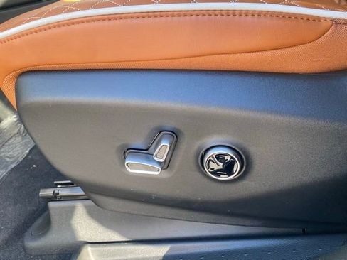 New 2026 Chrysler Pacifica Pinnacle image 17