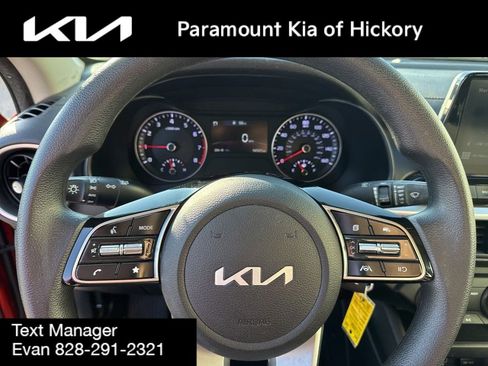 Used 2022 Kia Forte LXS image 27