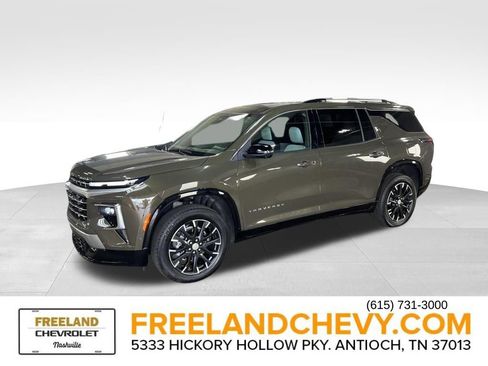 Used 2024 Chevrolet Traverse RS image 3