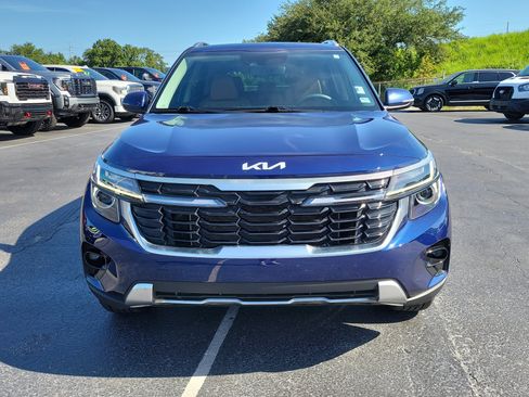 Used 2025 Kia Seltos EX w/ EX Sunroof Package FWD image 2