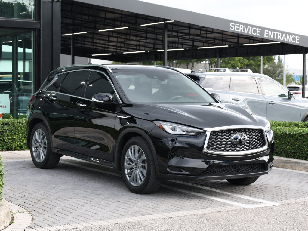 Certified 2024 INFINITI QX50 Luxe FWD image 2