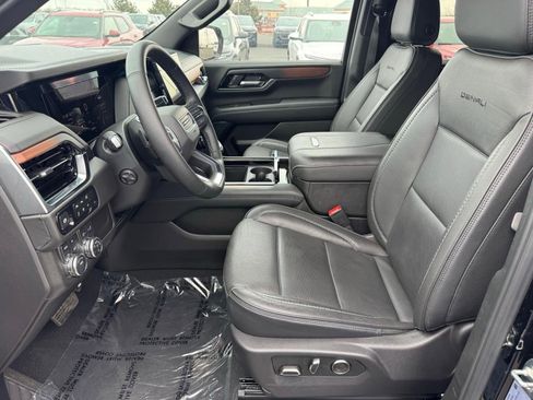 Certified 2025 GMC Yukon XL Denali image 5