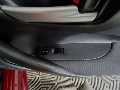 Used 2020 Toyota Corolla LE image 31