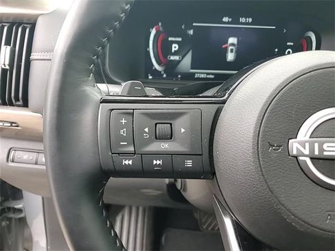 Used 2024 Nissan Pathfinder Platinum image 14