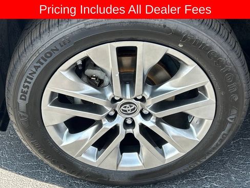 Used 2019 Toyota RAV4 XLE Premium w/ Cold Weather Package AWD/4WD image 25