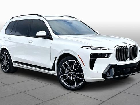 Used 2026 BMW X7 xDrive40i w/ M Sport Package image 3