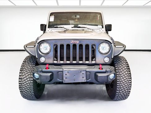 Used 2018 Jeep Wrangler Unlimited Rubicon AWD/4WD image 2