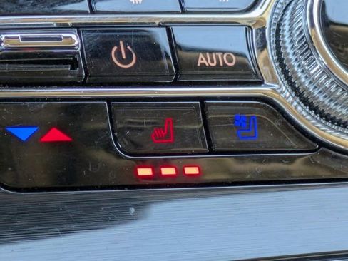 Certified 2022 Lincoln Nautilus Reserve image 23