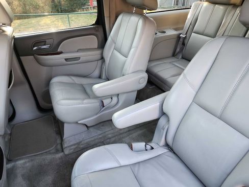 Used 2007 Chevrolet Suburban LTZ w/ LTZ Preferred Equipment Group image 28