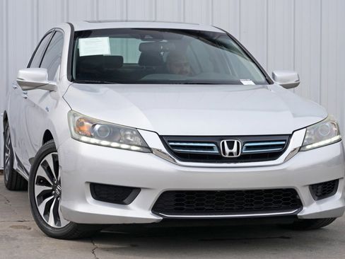 Used 2015 Honda Accord EX-L image 2