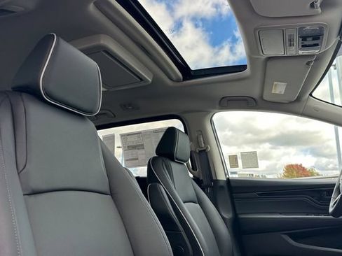 New 2026 Honda Odyssey Touring image 20