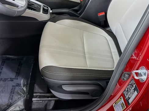 Used 2025 Hyundai Venue SEL image 23