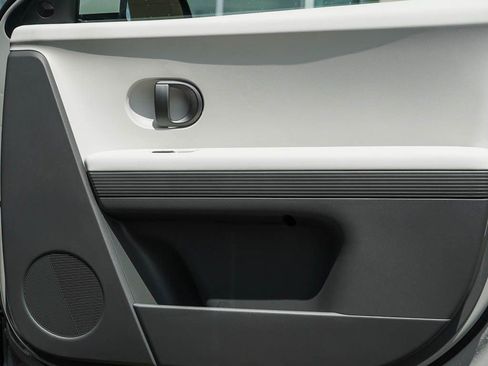 New 2026 Hyundai Ioniq 5 SE AWD/4WD image 9