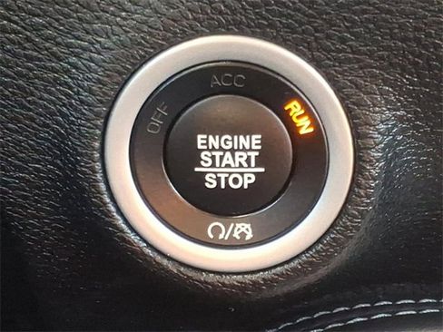 Used 2022 Dodge Challenger GT image 16