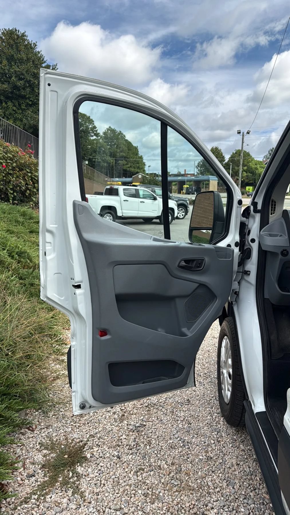 Used 2015 Ford Transit 350 XLT RWD image 10