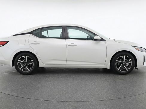 Used 2025 Nissan Sentra SV image 11