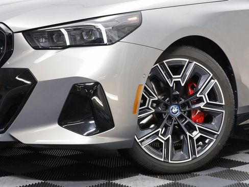 Certified 2025 BMW i5 M60 w/ Premium Package image 3