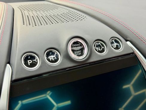 Used 2023 Aston Martin DBX image 27