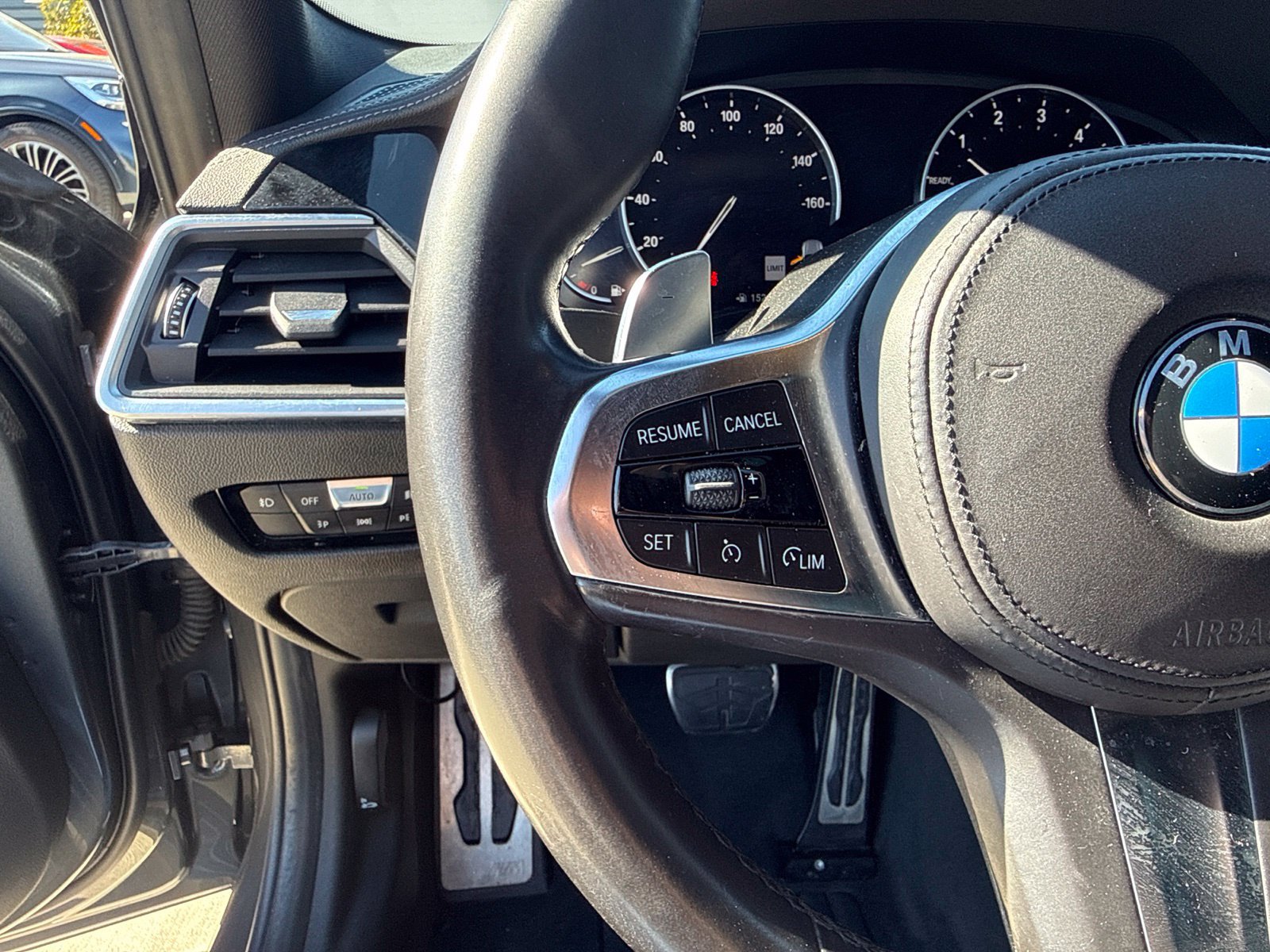 Used 2020 BMW 330i Sedan w/ M Sport Package RWD image 11