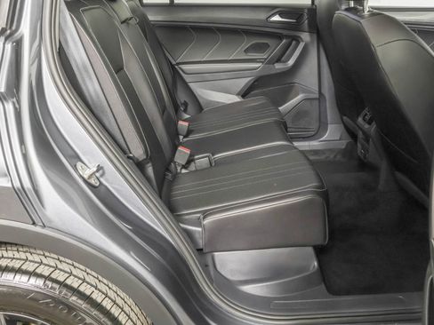 Used 2023 Volkswagen Tiguan SE image 38