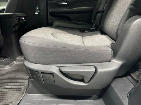 Used 2025 Toyota Grand Highlander AWD image 45
