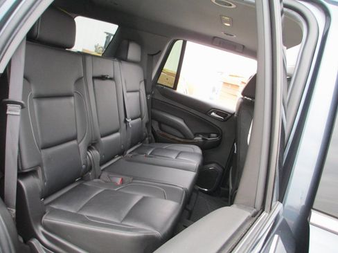 Used 2019 Chevrolet Tahoe LT w/ LT Signature Package image 23