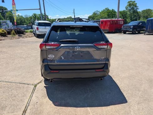 Used 2025 Toyota RAV4 LE AWD/4WD image 6