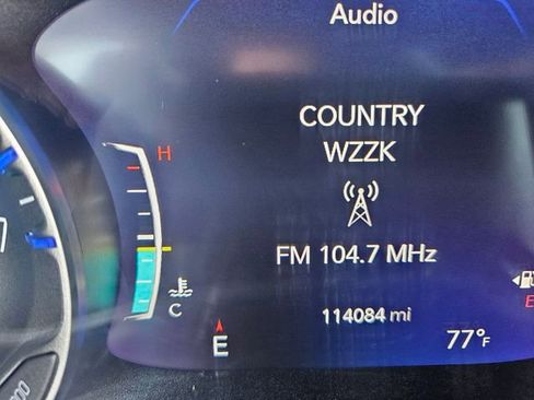 Used 2022 Chrysler Pacifica Touring image 16