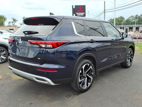Used 2024 Mitsubishi Outlander SE AWD/4WD image 3