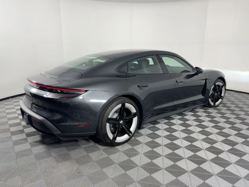 Used 2025 Porsche Taycan image 8