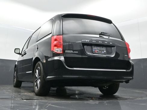 Certified 2017 Dodge Grand Caravan SXT image 30