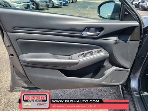 Used 2024 Nissan Altima 2.5 SV FWD image 18