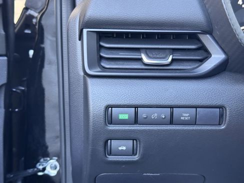 Used 2024 Nissan Sentra S image 23