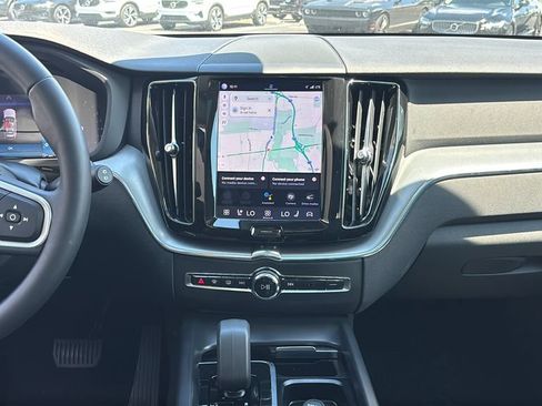 Certified 2023 Volvo XC60 B5 Core w/ Climate Package AWD/4WD image 6