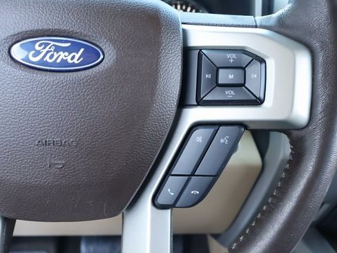 Used 2020 Ford F150 Lariat image 21