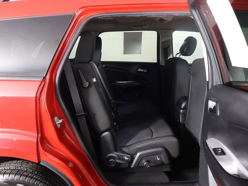 Used 2019 Dodge Journey SE image 26
