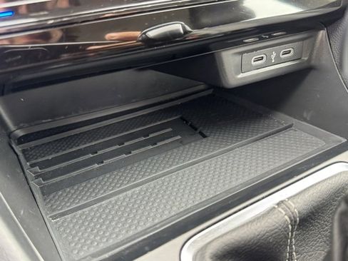 Used 2025 Volkswagen Jetta SE image 17