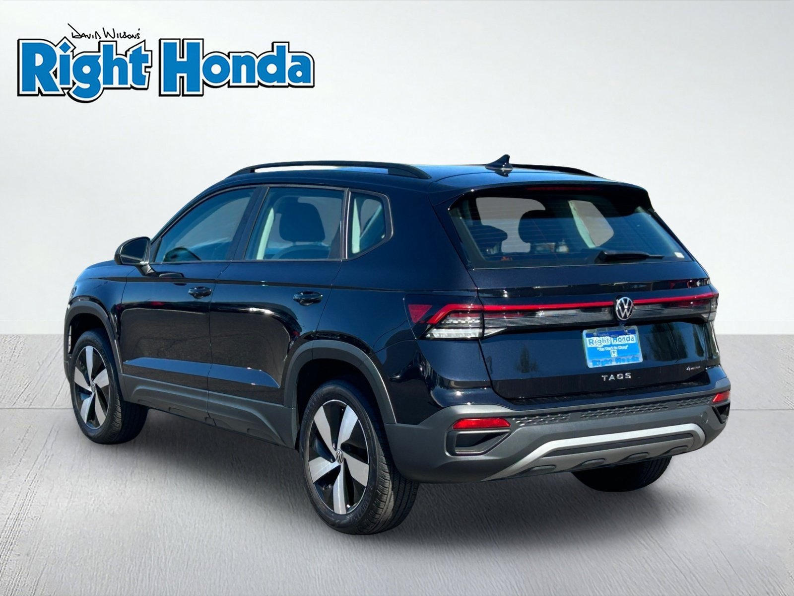 Used 2025 Volkswagen Taos S AWD/4WD image 4