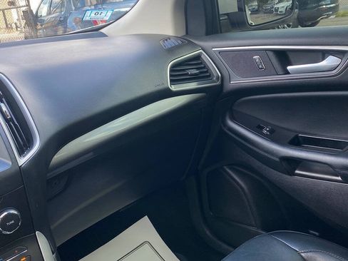 Used 2018 Ford Edge SEL w/ Equipment Group 201A AWD/4WD image 28
