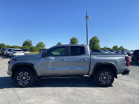 Used 2024 Chevrolet Colorado Z71 w/ Z71 Convenience Package 2 AWD/4WD image 7