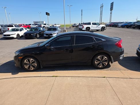 Used 2016 Honda Civic EX-T image 2