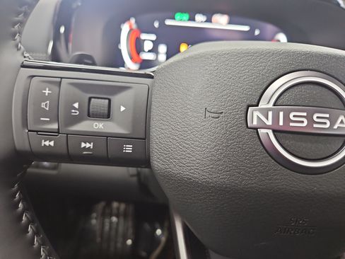 New 2026 Nissan Pathfinder Platinum AWD/4WD image 18