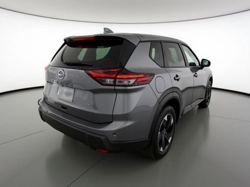 Used 2025 Nissan Rogue SV AWD/4WD image 9