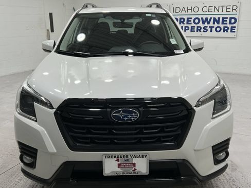 Used 2023 Subaru Forester Premium AWD/4WD image 3