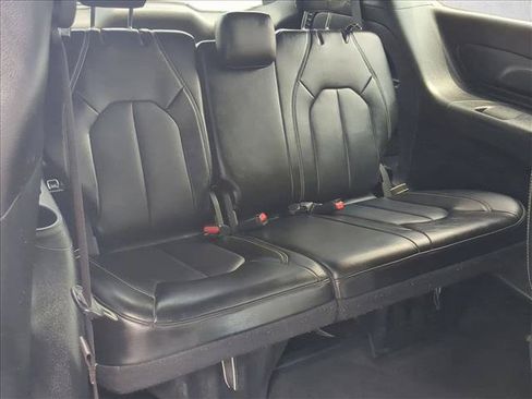 Used 2025 Chrysler Pacifica Select FWD image 18