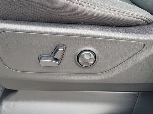 Used 2019 RAM 1500 Big Horn RWD image 16