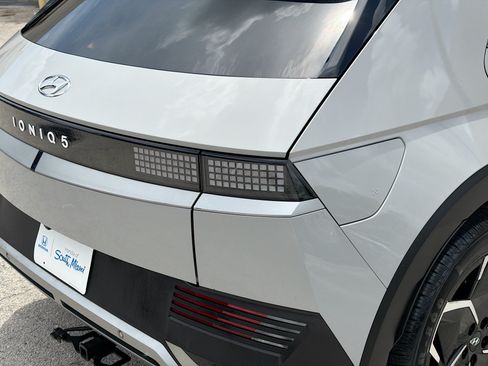 Used 2024 Hyundai Ioniq 5 SEL RWD image 28