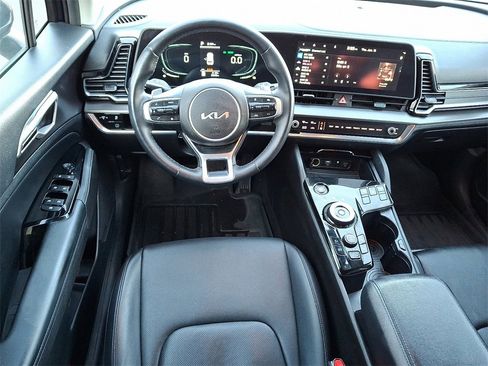 Used 2023 Kia Sportage EX image 12